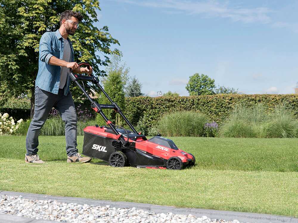 promo skil 0140 ba tondeuse à gazon à batterie 2x20v/4ah coupe 43 cm PROMO - Skil 0140 BA - Tondeuse à gazon à batterie - 2x20V/4ah - Coupe 43 cm