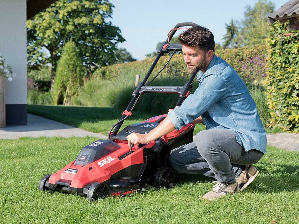 promo skil 0140 ba tondeuse à gazon à batterie 2x20v/4ah coupe 43 cm PROMO - Skil 0140 BA - Tondeuse à gazon à batterie - 2x20V/4ah - Coupe 43 cm