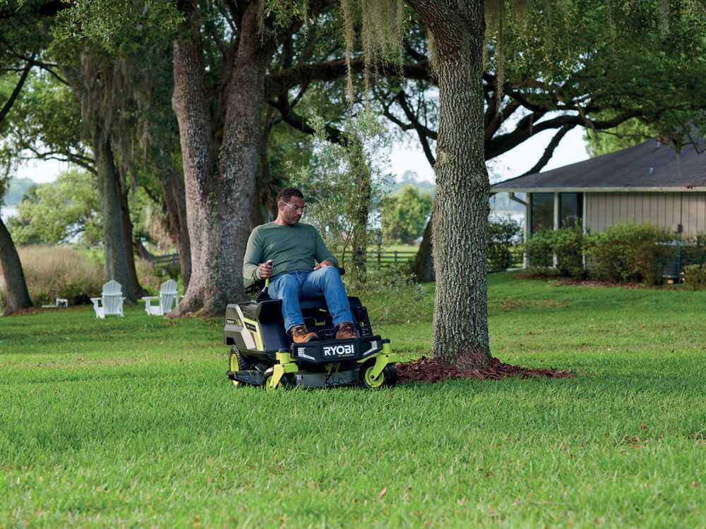 ryobi ztrx76 tondeuse autoportée à batterie et rayon de braquage zéro 72v/20 ah coupe de 76 cm 2en1 Ryobi ZTRX76 - Tondeuse autoportée à batterie et rayon de braquage zéro - 72V/20 Ah coupe de 76 cm - 2en1