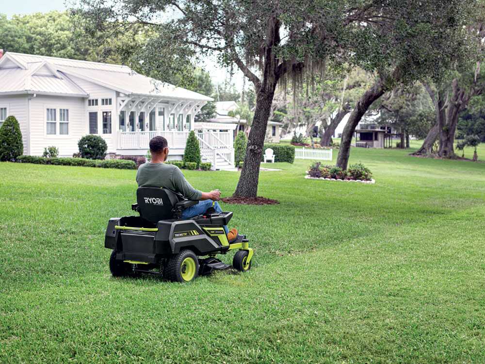 ryobi ztrx76 tondeuse autoportée à batterie et rayon de braquage zéro 72v/20 ah coupe de 76 cm 2en1 Ryobi ZTRX76 - Tondeuse autoportée à batterie et rayon de braquage zéro - 72V/20 Ah coupe de 76 cm - 2en1