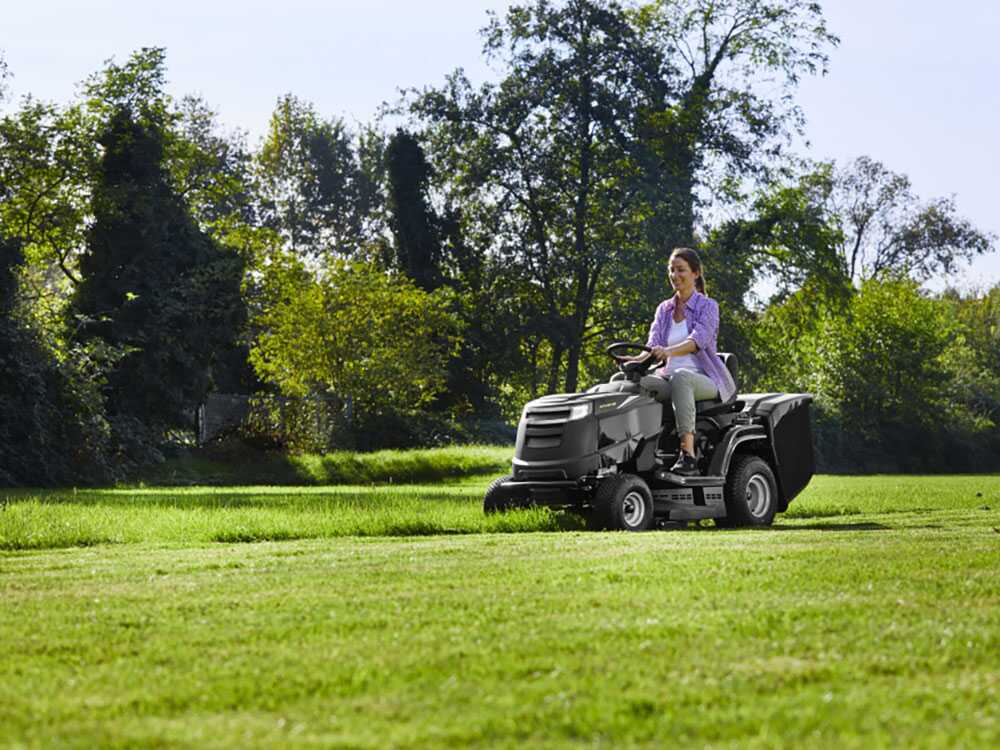 tracteur tondeuse alpina at4 84 ha bac de ramassage boîtier hydrostatique moteur stiga st 400 Tracteur tondeuse Alpina AT4 84 HA - Bac de ramassage - Boîtier hydrostatique - Moteur STIGA ST 400